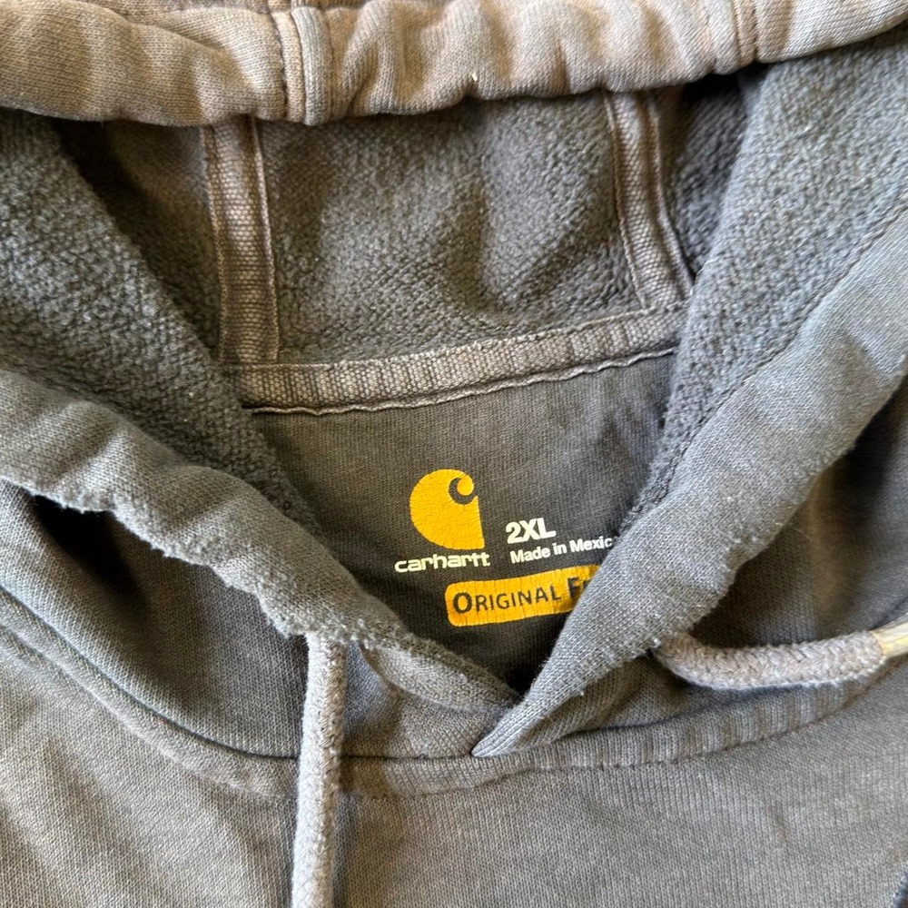 Vintage faded black thrashed Carhartt heavyweight hoodie - Picture 2 of 6